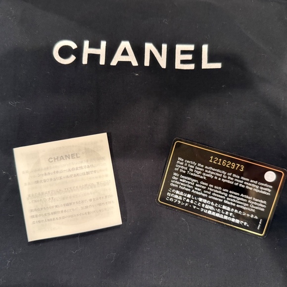 Chanel Caviar Leather Medallion Tote - 2008 Mint Condition - Picture 9 of 10